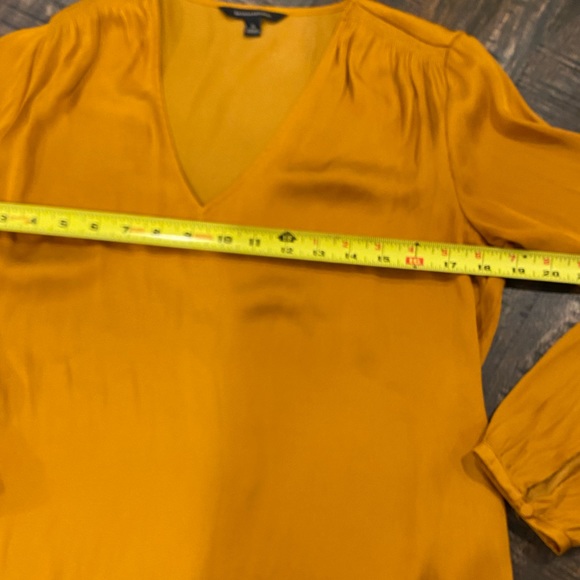 Banana Republic Silky V-neck Blouse Shirt Small Pumpkin Long Sleeve Top Shirt - Picture 5 of 6